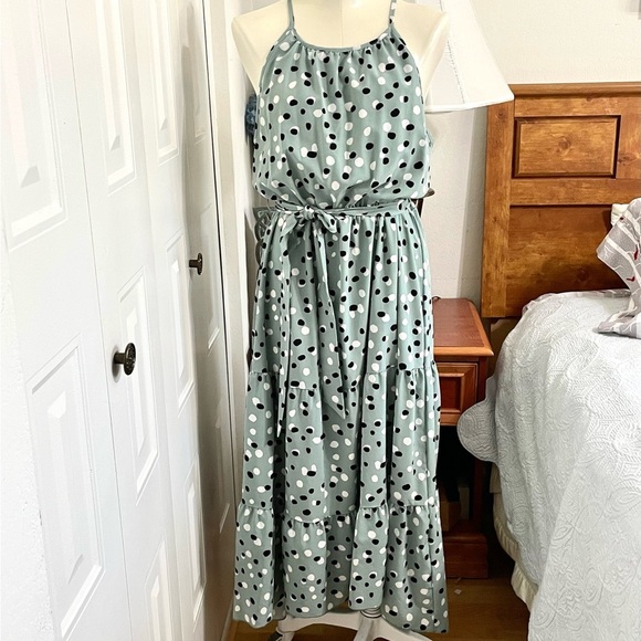 High neck racerback tiered sage green polka dot maxi dress NWT sizes M, L - Picture 4 of 10